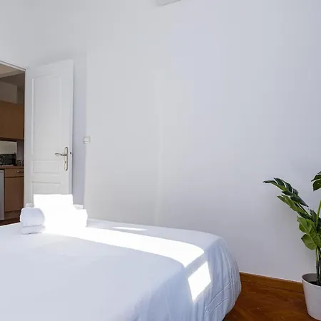 7 Medecin - Place Massena - 2p - Lumineux - Climatise